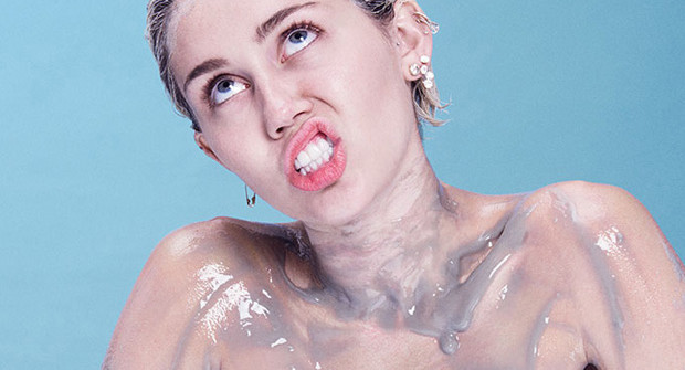 Miley Cyrus desnuda