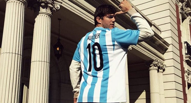 Ashton Kutcher con camiseta argentina