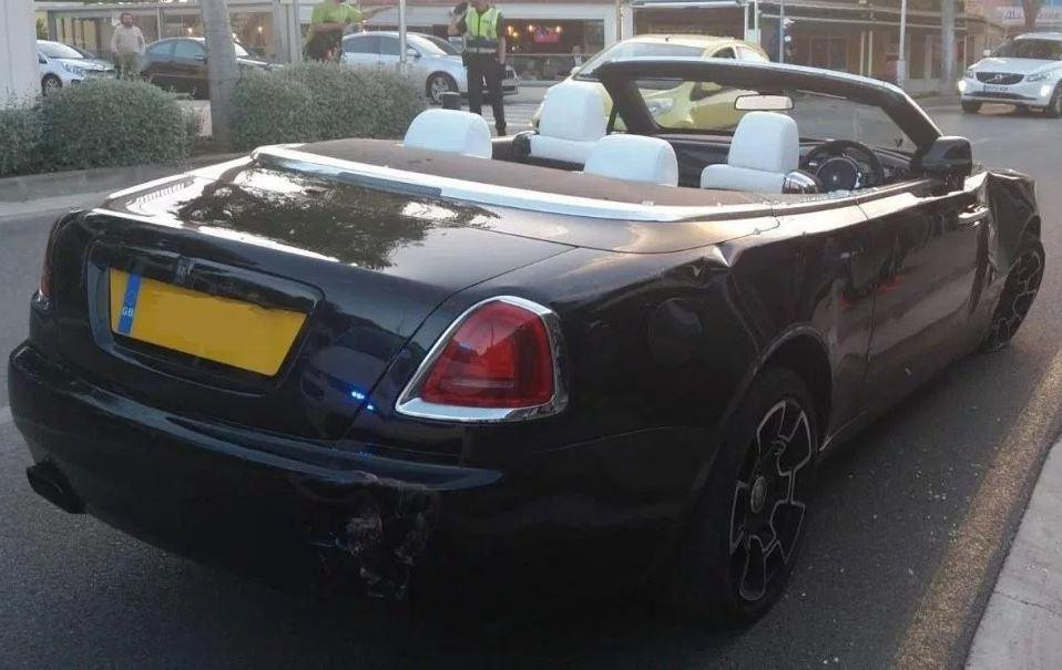 Millonario estrelló su Rolls Royce de 360.000 euros contra una tienda