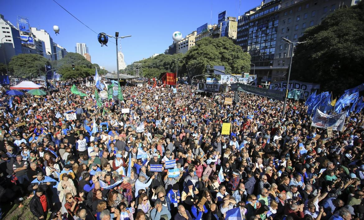 Marcha oposición contra FMI - Obelisco