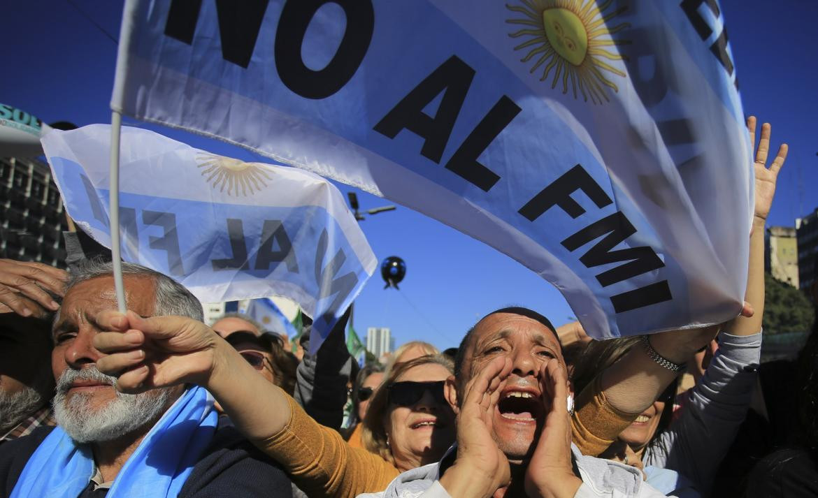 Marcha oposición contra FMI - Obelisco