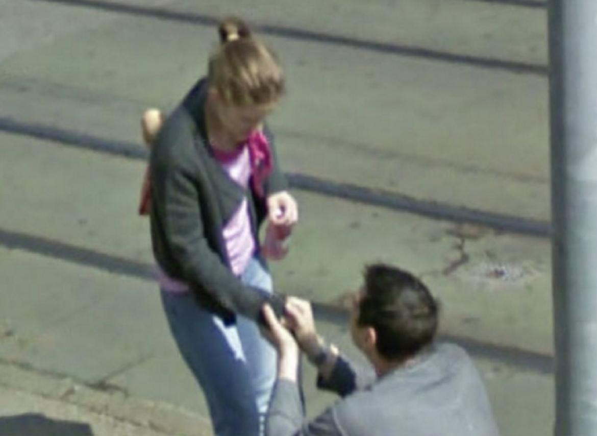 Viral: pareja captada por Google Maps en Suecia 