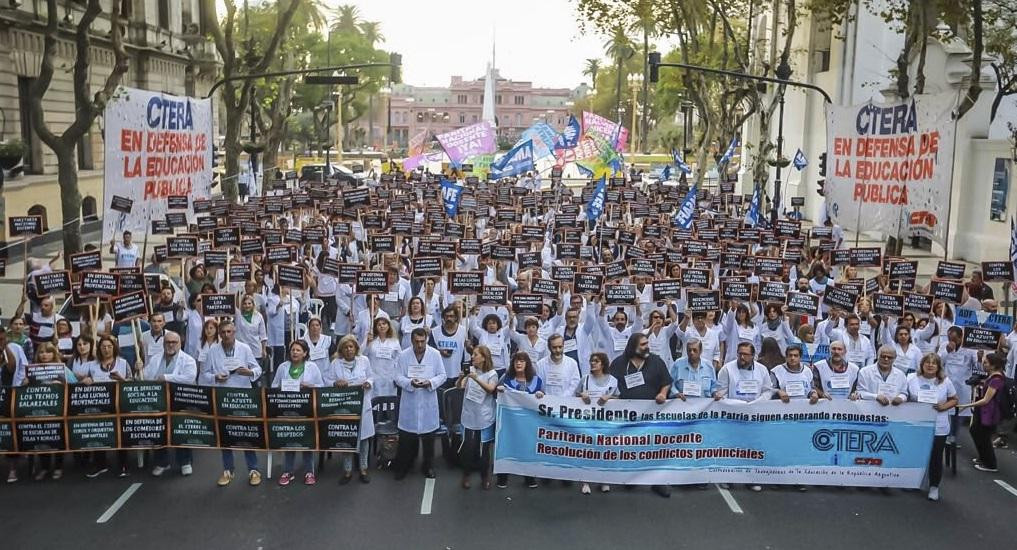 Banderazo - docentes bonaerenses