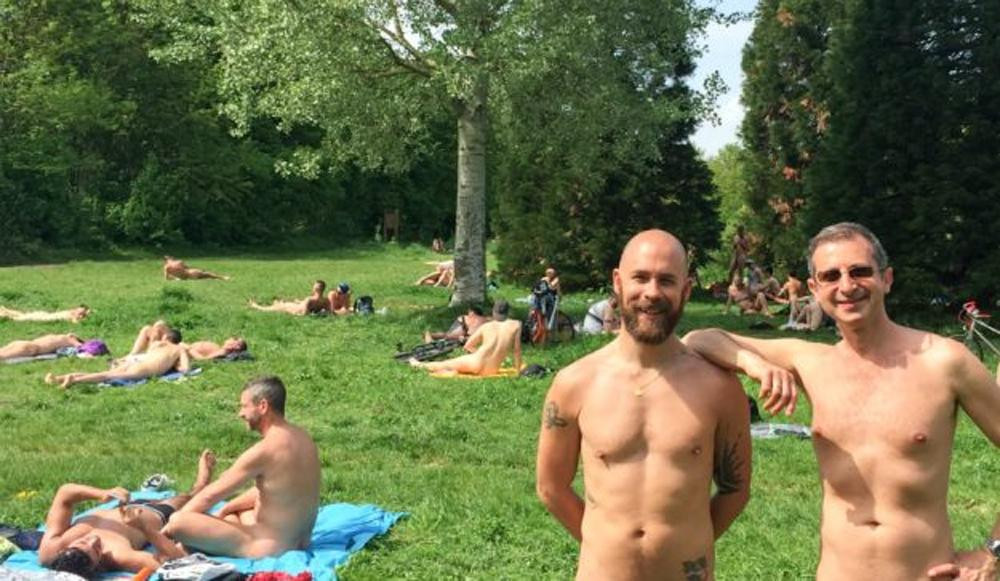 Nudistas en París