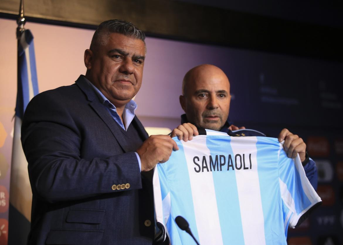 Sampaoli - Chiqu Tapia - AFA