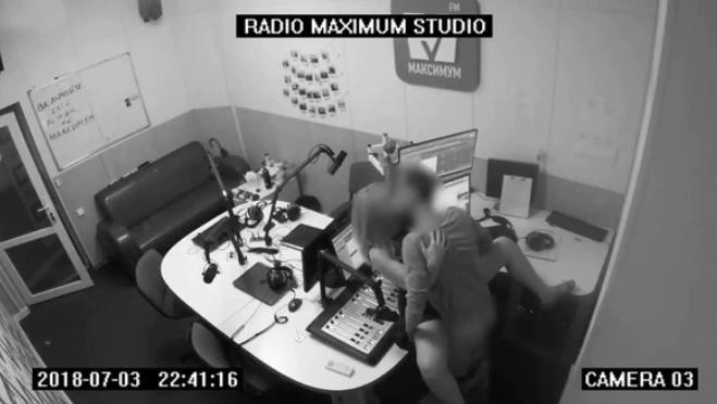 Pareja teniendo sexo - estudio de radio