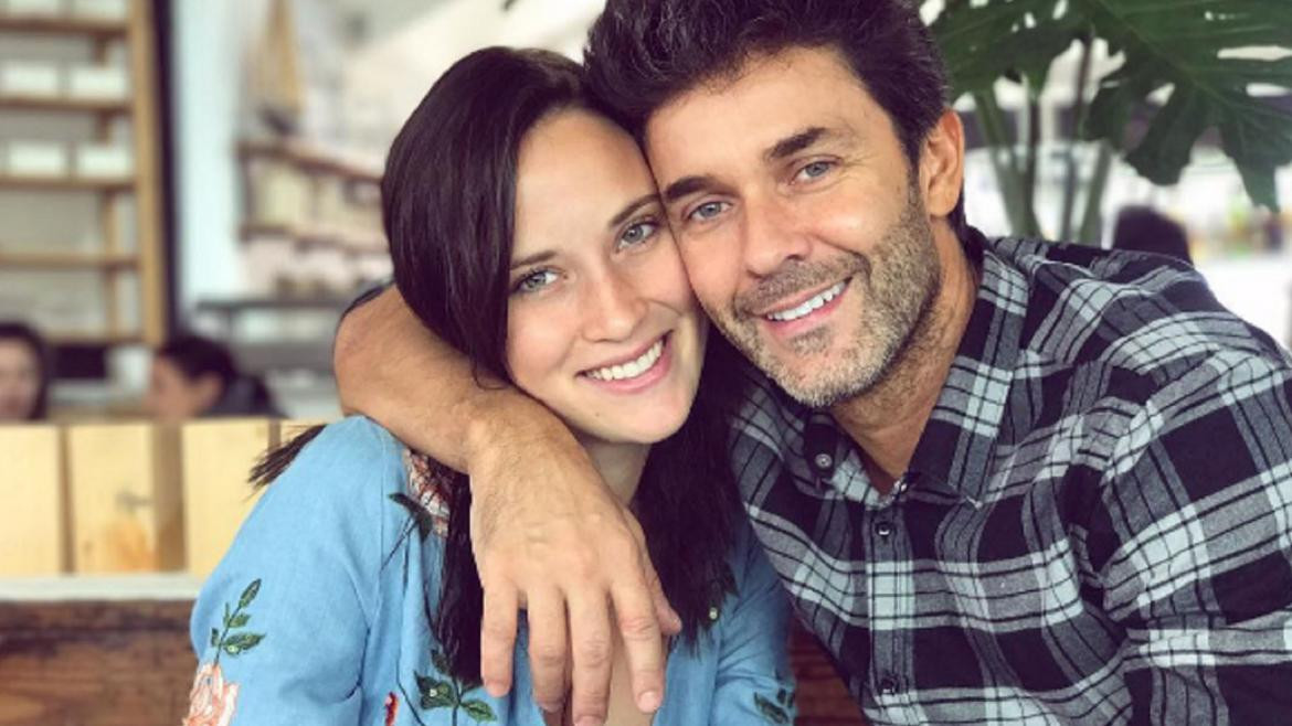 Mariano Martinez sorprende a su novia con romántico pedido de casamiento