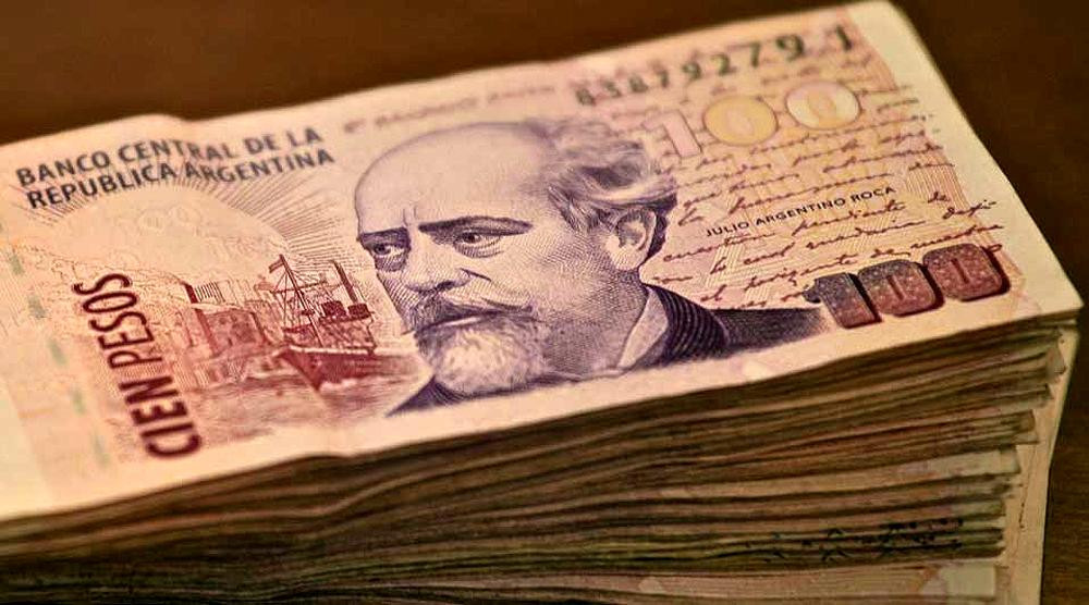 Billetes de pesos argentinos - Monedas - Dinero - Economía