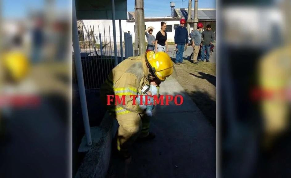 Bombero salvó a bebé en medio de feroz incendio