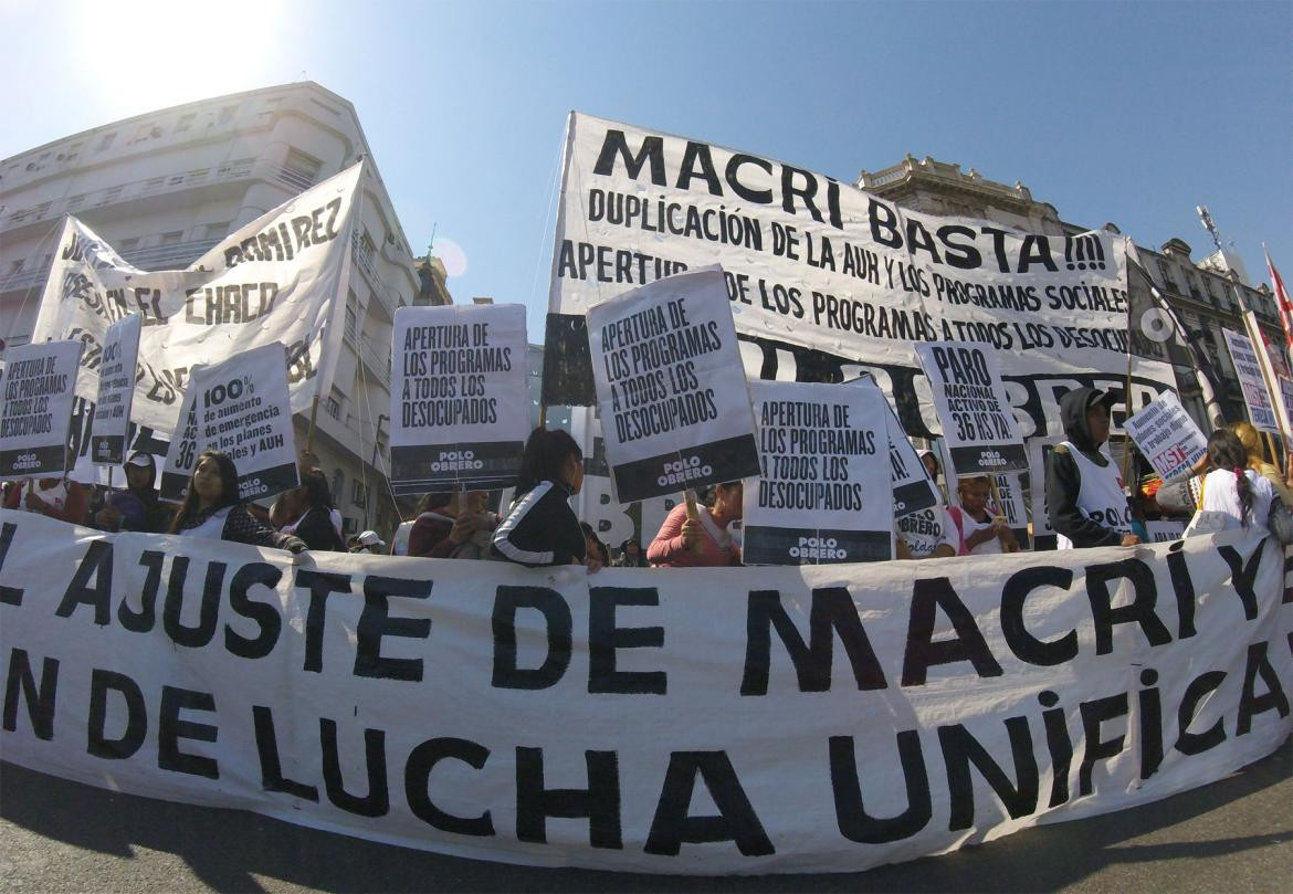 Marcha de movimientos sociales - Política (NA)