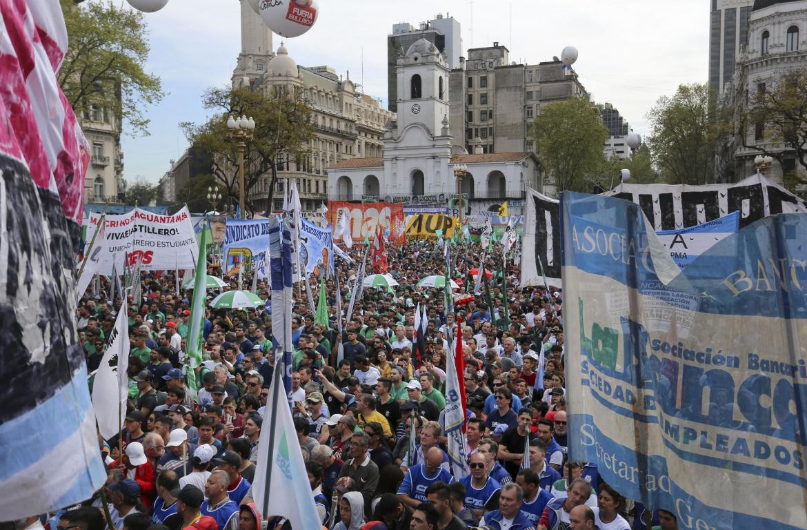 Paro y marcha CTA contra ajustes del Gobierno en Plaza de Mayo, 24-09-2018, Agencia NA