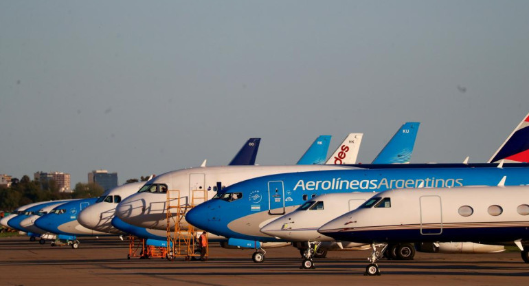 Paro General 25-S, Aerolíneas Argentinas, reprogramación de vuelos, Reuters