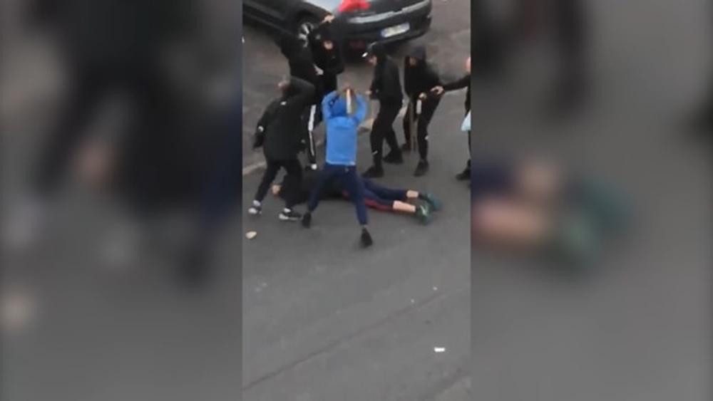 Joven apaleado en Francia