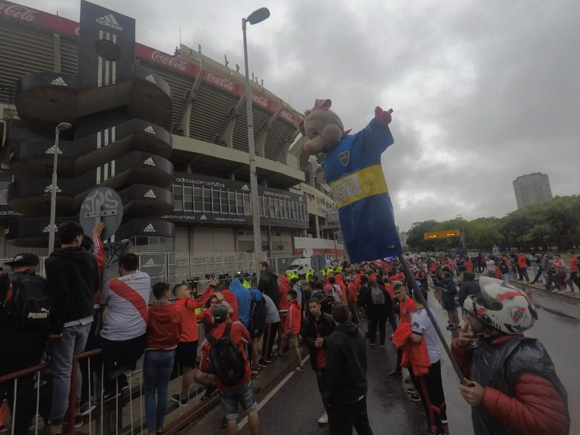 Hinchas de River - Banderazo