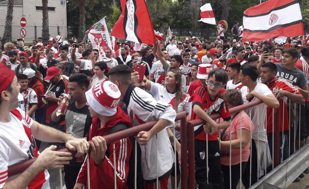 Hinchas de River Plate, estadio Monumental, fútbol, deportes, entradas, NA