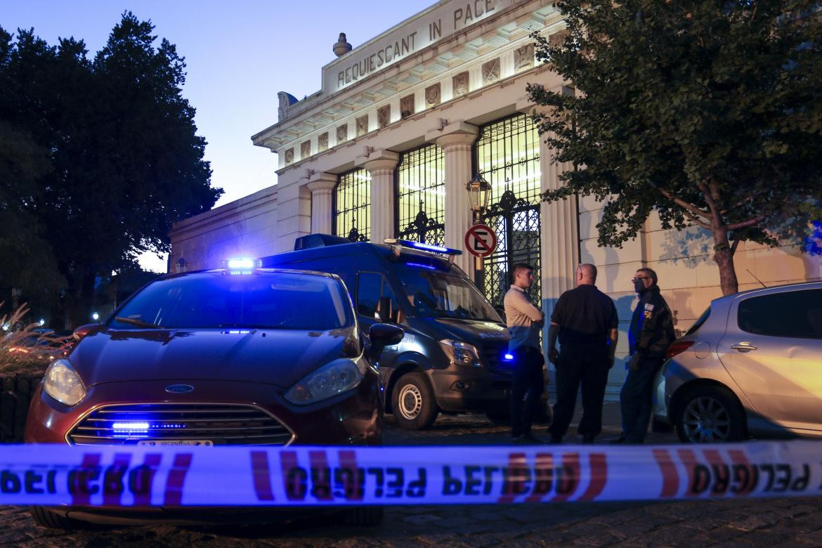 Explosión en el cementerio de la Recoleta, NA