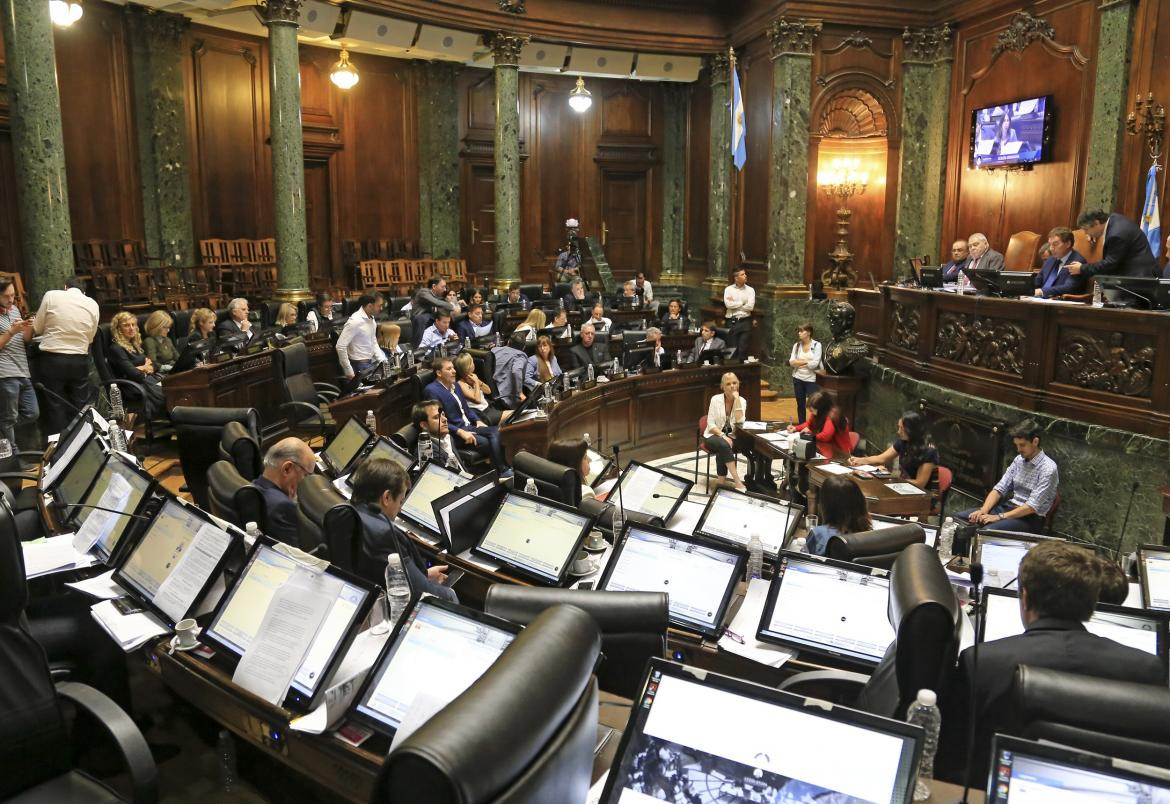 Sesión de la Legislartura Porteña que trata la creación de la UNICABA, NA