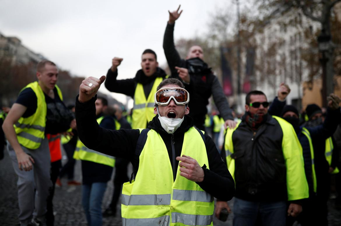 Incidentes en Francia por aumento de combustibles, Reuters