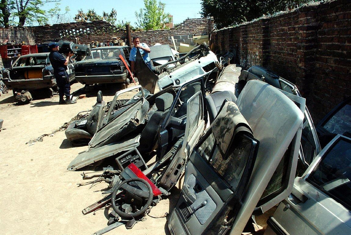 Desarmadero de autos, robo de autopartes