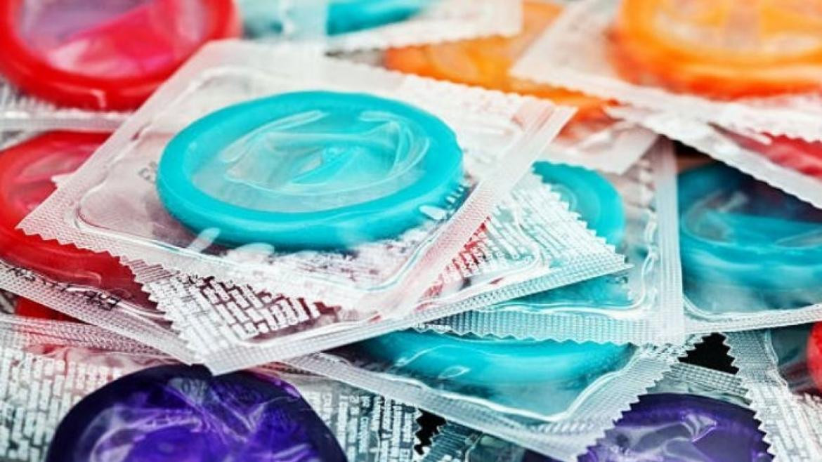 Francia reembolsará preservativos bajo receta médica para luchar contra el sida