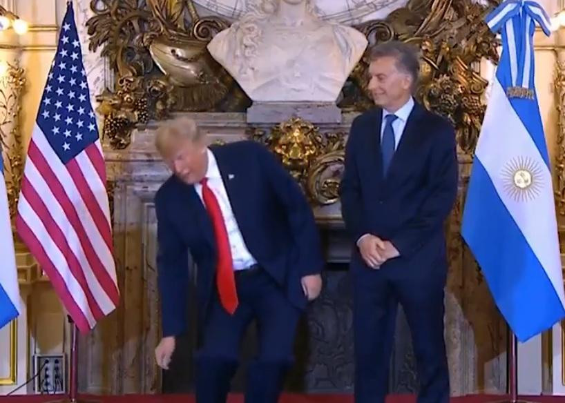 Enojo de Trump por traducción en encuentro con Macri