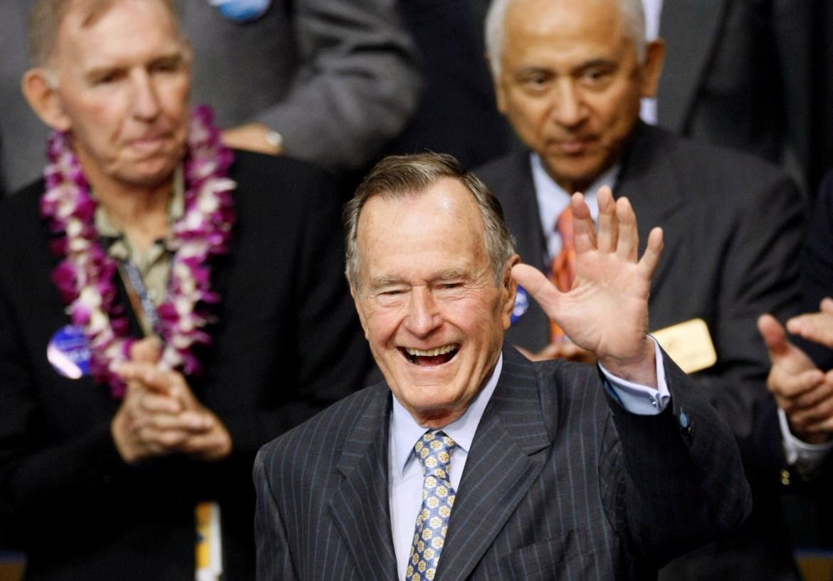 Presidente George H.W. Bush, Estados Unidos, Reuters