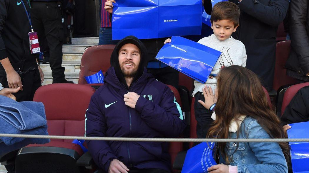 Messi en la tribuna del Barcelona