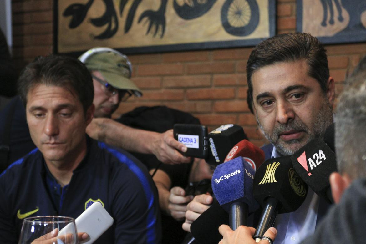 Guillermo Barros Schelotto y Daniel Angelici (NA)