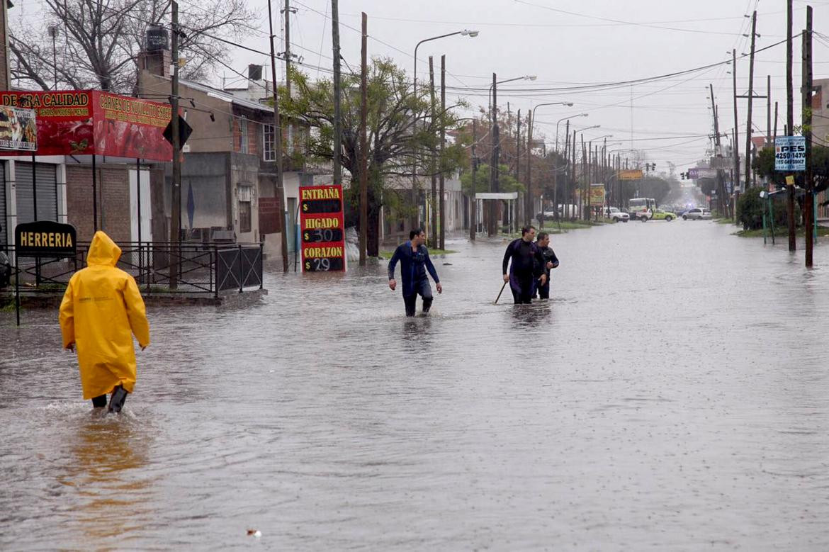 Calles anegadas por fuertes lluvias, NA