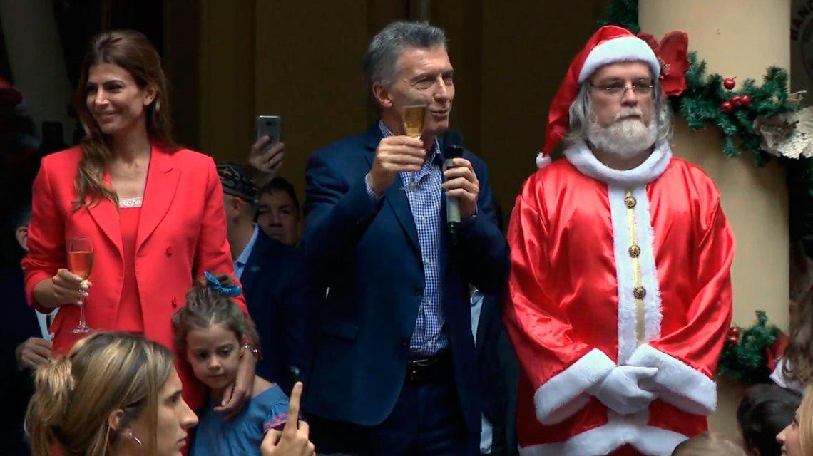 Mauricio Macri, Juliana Awada y Papá Noel