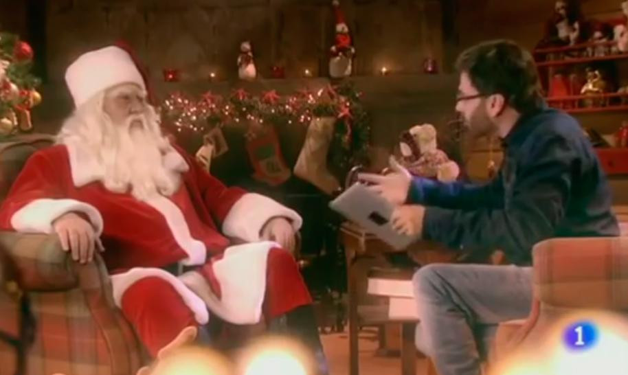 Periodista acusa a Papá Noel de recibir sobres y sobornar con regalos, Navidad