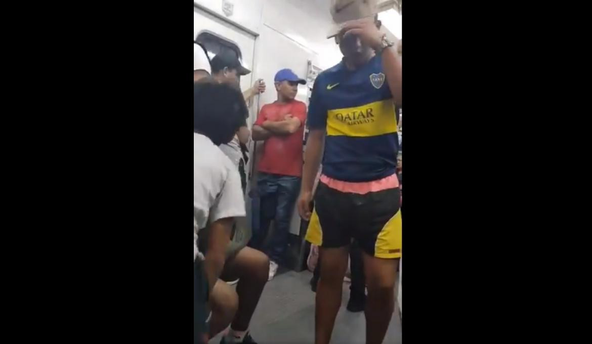 Rap contra Mauricio Macri en el tren Roca