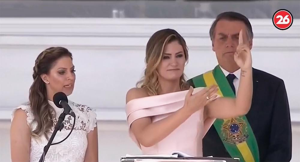 Asunción de Bolsonaro: la Primera Dama dio curioso discurso con lenguaje de señas