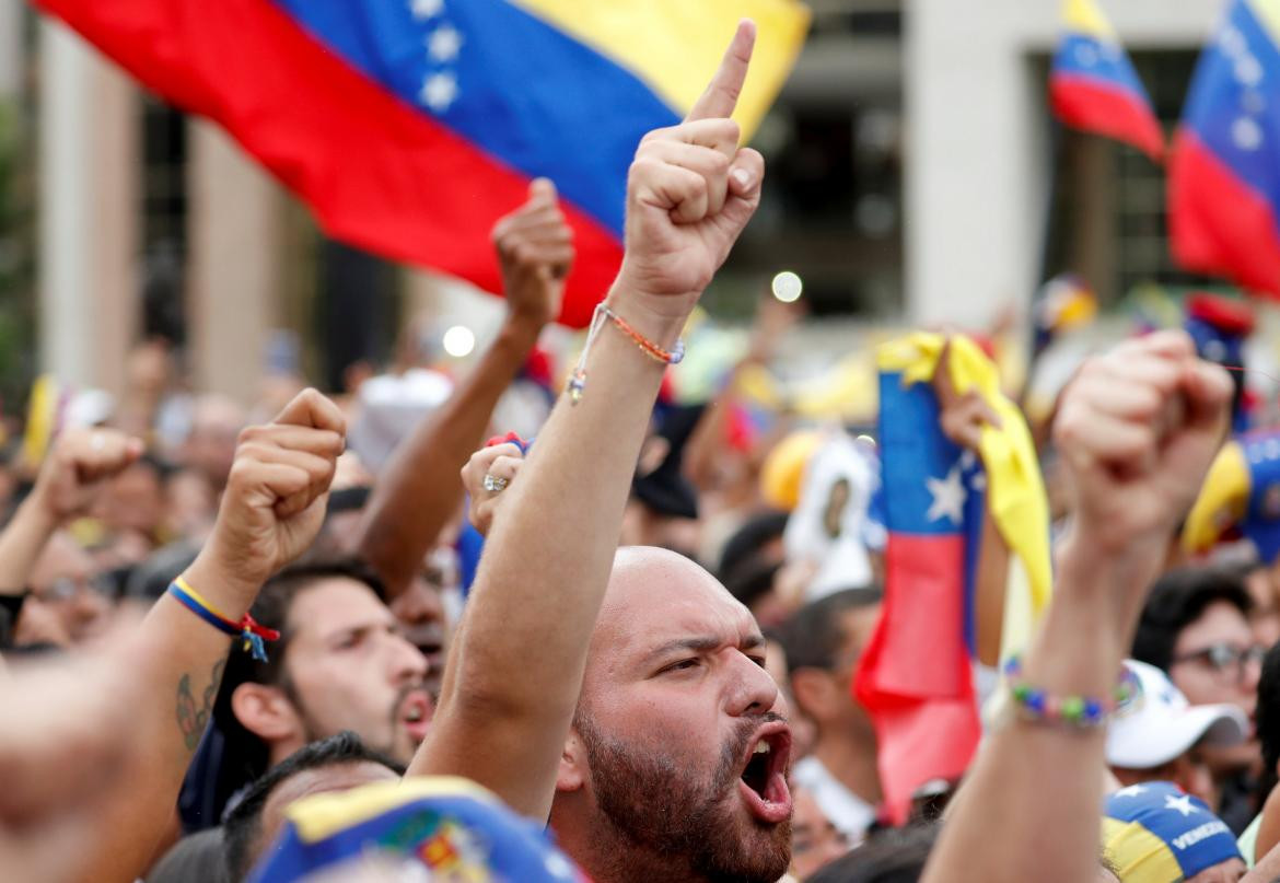 Crisis en Venezuela, incidentes y represión en protesta contra Maduro