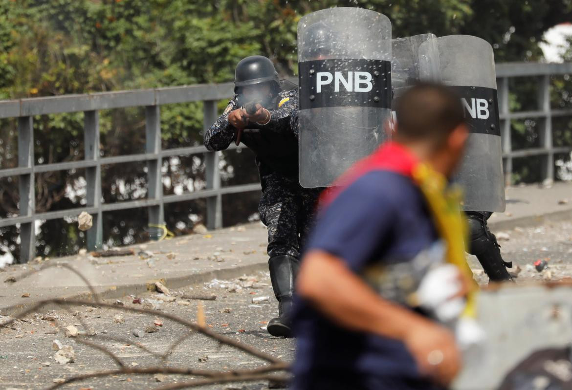 Incidentes y represión en Venezuela - 13 muertos (Reuters)