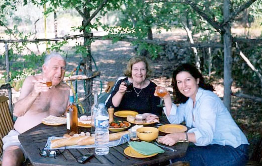 Ancianos que murieron agarrados de la mano tras 70 años de casados