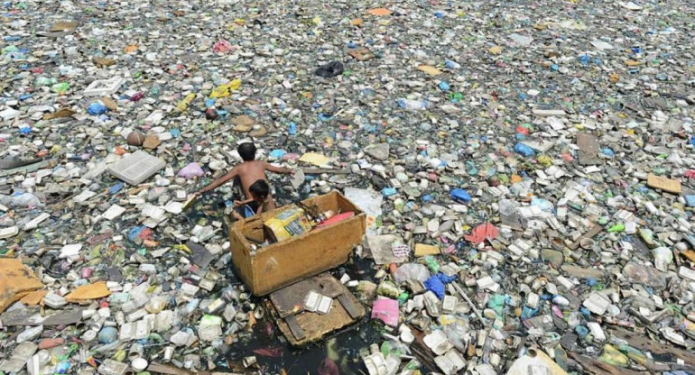 Isla de plástico en el océano Pacífico