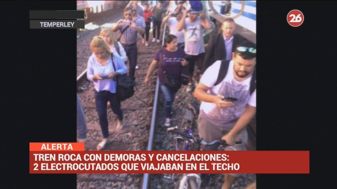 Dos electrocutados que viajaban en el techo del tren Roca (Canal 26)