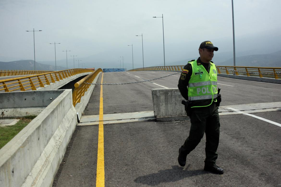 Bloqueo puente - Crisis en Venezuela Reuters