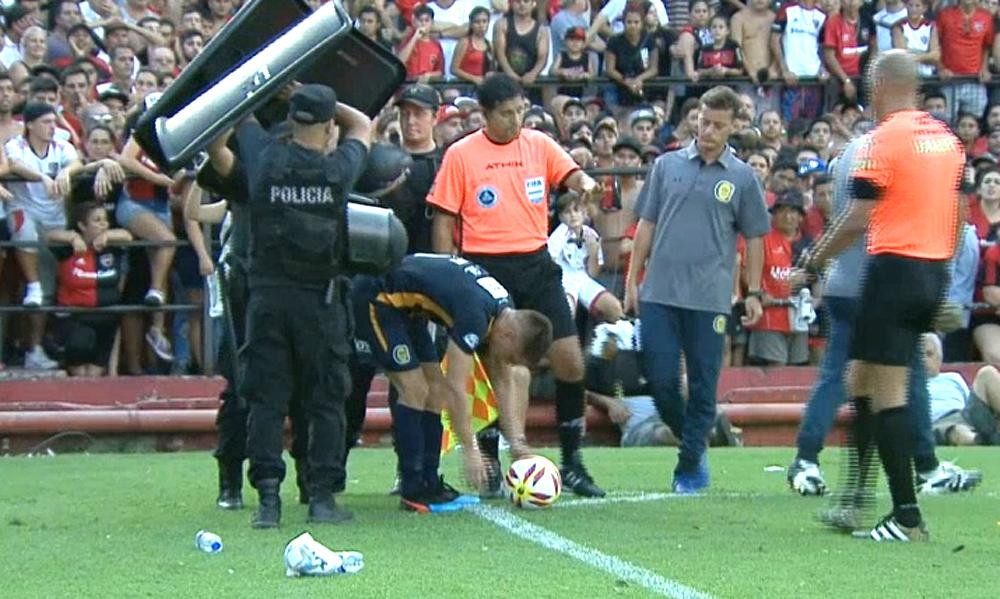 Fútbol violento: así pateaban los corners en el partido Newells vs. Central	