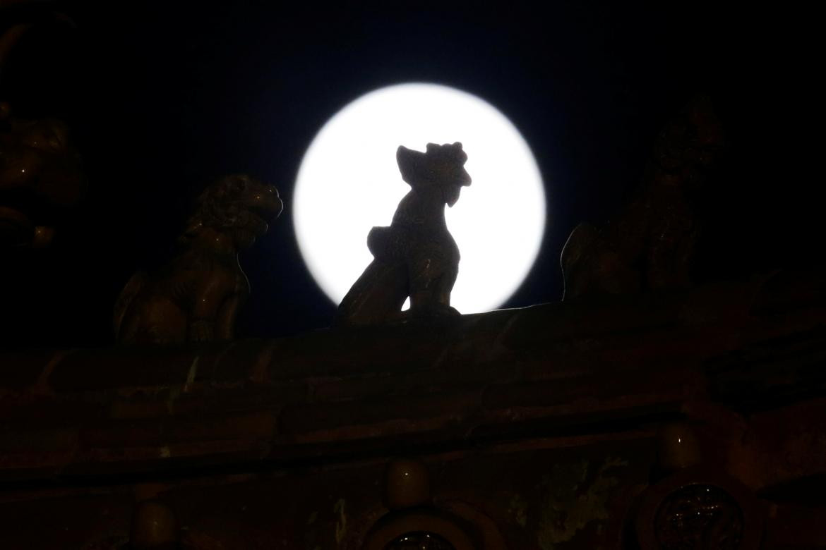 Super Luna de Nieve - Beijing, China (Reuters)