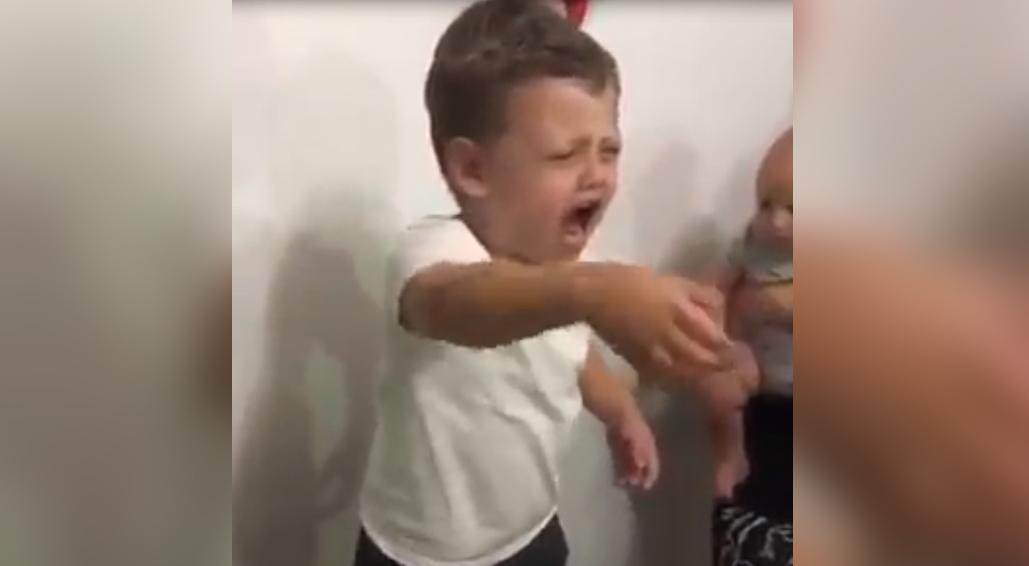 Video viral: tenía que cantar el Felíz Cumpleaños, pero cantó por Pity Martínez