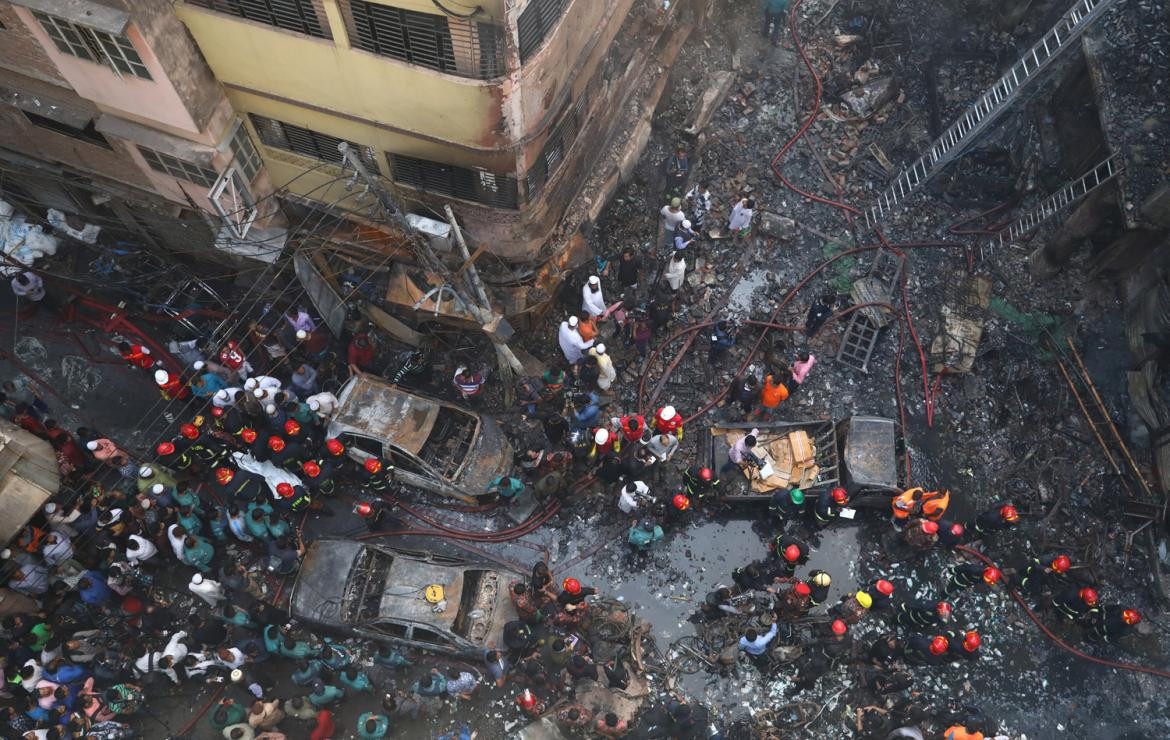 Explosión e incendio en Bangladesh, Reuters