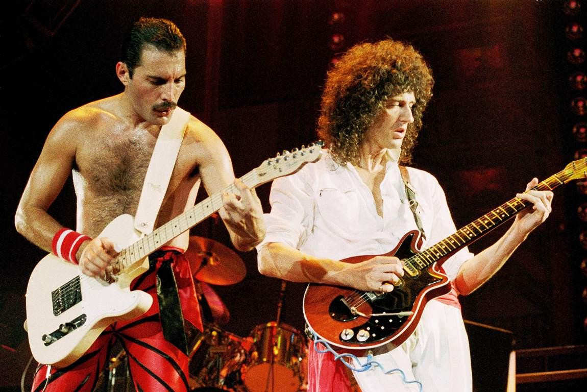 Freddie Mercury 