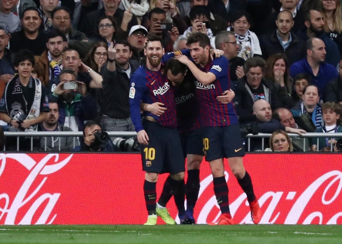 Festejo del Barcelona tras el triunfo ante el Real Madrid (Reuters)