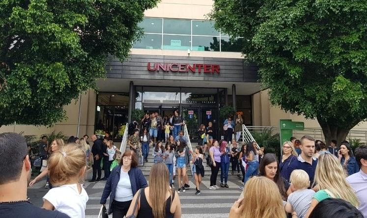 Evacuación del shopping Unicenter por amenaza de bomba