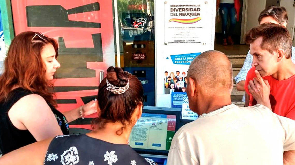 Elecciones en Neuquén: denunciaron irregularidades con boletas electrónicas