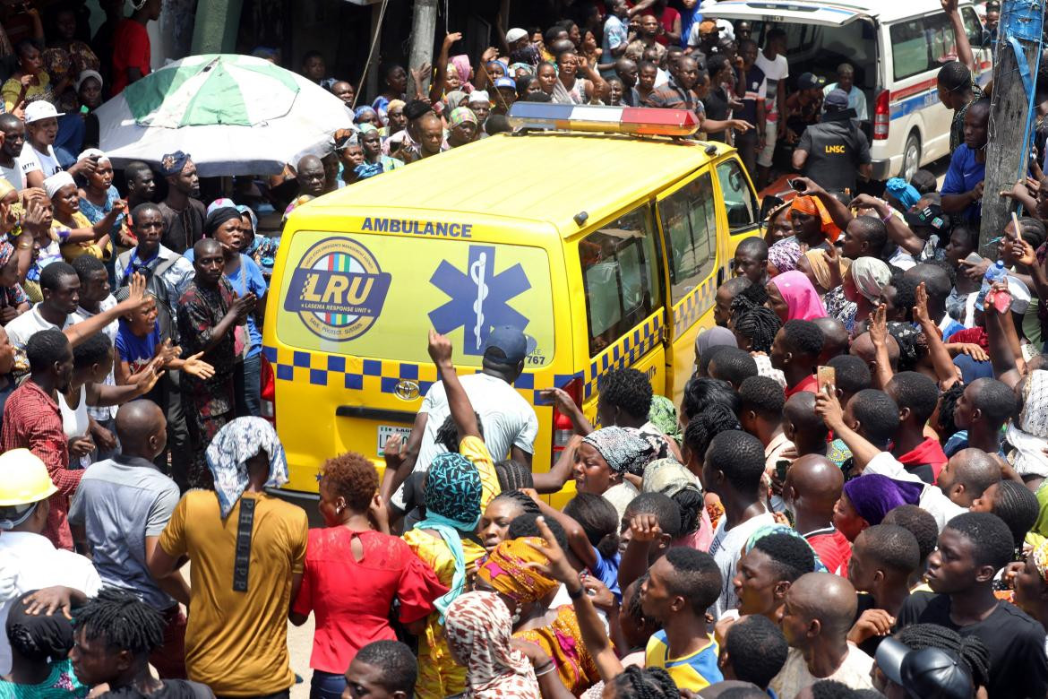 Derrumbe en una escuela de Nigeria (Reuters)