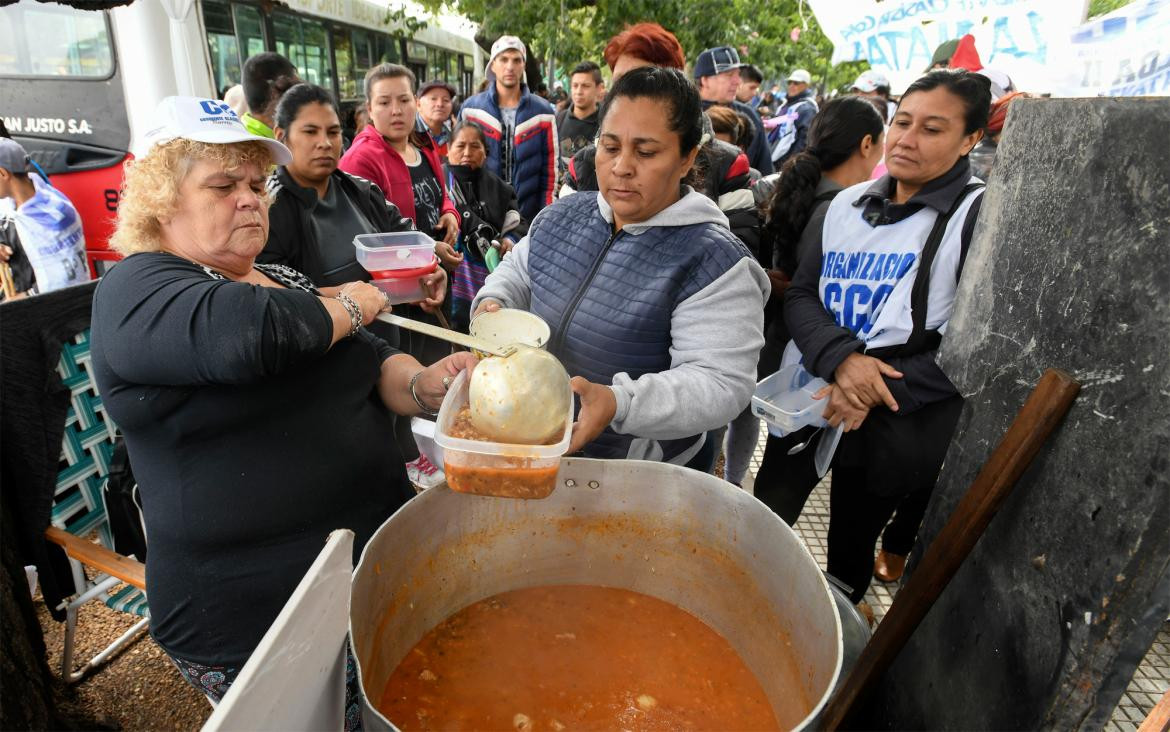 Caos en la Ciudad: ollas populares y protestas en las calles, NA