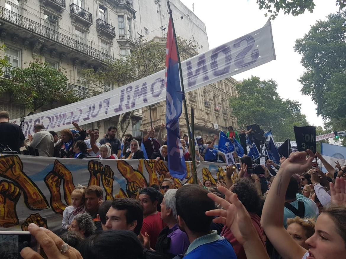 Día de la Memoria: ovación a las Abuelas y Madres de Plaza de Mayo, Video: Claudia Seta, Diario26	